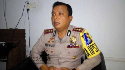 Kapolres Tanjungpinang, AKBP Kristian P Siagian, saat meninjau Pelabuhan SBP Tanjungpinang, Selasa (5/7)