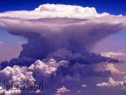 Mengenal Cumulonimbus Si Raja Awan dan Fenomena Hujan Badai