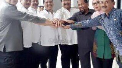 Calon Sekda Provinsi Kepri saat berfoto bersama.