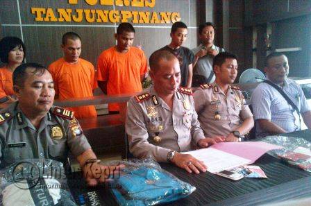 Kapolres Tanjungpinang, AKBP Joko Bintoro saat press release di Mapolres Tanjungpinang, Senin (19/9).