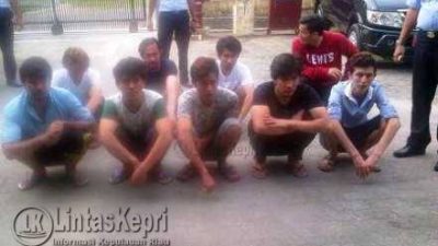 Ditangkap Imigrasi Batam, Gigolo Ini Dikurung di Rudenim Tanjungpinang