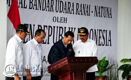 Presiden Jokowi, Saat Meresmikan Pengoperasian Terminal Bandar Udara Ranai, Kabupaten Natuna, Kepulauan Riau