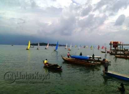 Sampan Layar peserts Sail Selat Karimata saat mengikuti festival Bahari Kepri (FBK).