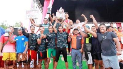 Tim Navy DKI Jakarta Keluar Sebagai Juara Umum Festival Dragon Boat Race 2016. Tim ini berhak menerima hadiah sebesar Rp50 Juta.