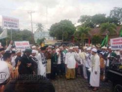 Ratusan Massa Demo di Polres Tanjungpinang Desak Ahok Diproses Hukum