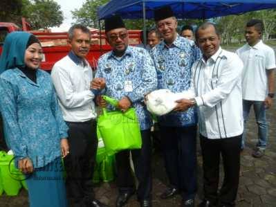 Walikota dan Wakil Walikota Tanjungpinang Lis-Syahrul berfoto bersama dengan Kepala BPJS Ketenagakerjaam Jefri Iswanto dan anggota DPRD Kepri Yuniarni Pustoko Weni.