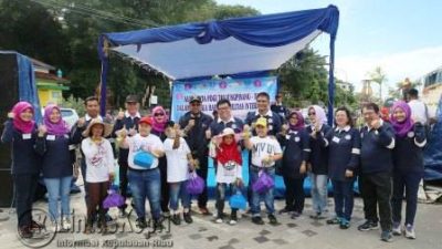 Walikota Tanjungpinang Lis Darmansyah berfoto bersama dengan PDGI dan anak-anak penyandang Disabilitas.