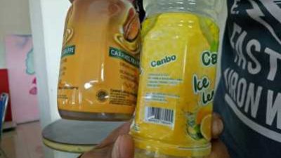 Perbandingan Produk berlogo halal dengan produk tanpa logo halal.