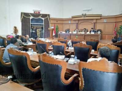 Walikota Tak Hadir, Paripurna Propemperda Kota Tanjungpinang Ditunda