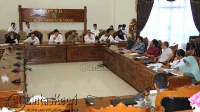 RDP terkait penimbunan yang digelar DPRD Tanjungpinang tanpa dihadiri PT. Sinar Bahagia.