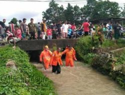 Seorang Anak Dikabarkan Hanyut Terbawa Arus Parit
