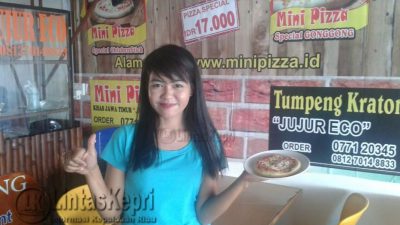 Di Outlet Hantik Anda Dapat Menikmati Mini Pizza Rasa Gonggong