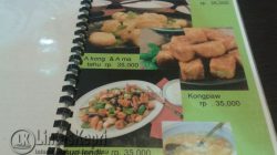 Suasana design ruangan Restaurant Hanly Cafe yang terkesan menarik bagi pengunjung
