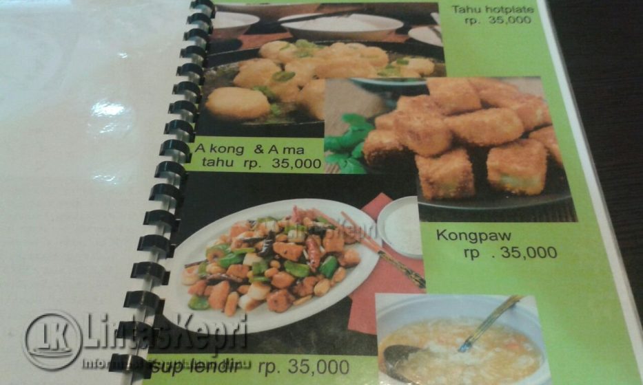 Suasana design ruangan Restaurant Hanly Cafe yang terkesan menarik bagi pengunjung.