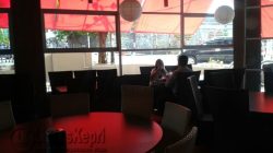 Suasana design ruangan Restaurant Hanly Cafe yang terkesan menarik bagi pengunjung.