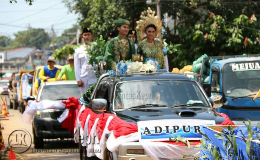Arak-Arakan Piala Adipura Kabupaten Bintan.