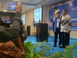 PAN Berangkatkan Satu Guru SLB UMROH