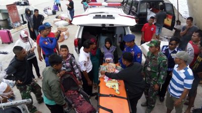 Didampingi Tim Medis dan FKPS, Neisya Diberangkatkan ke RSUP Tanjungpinang