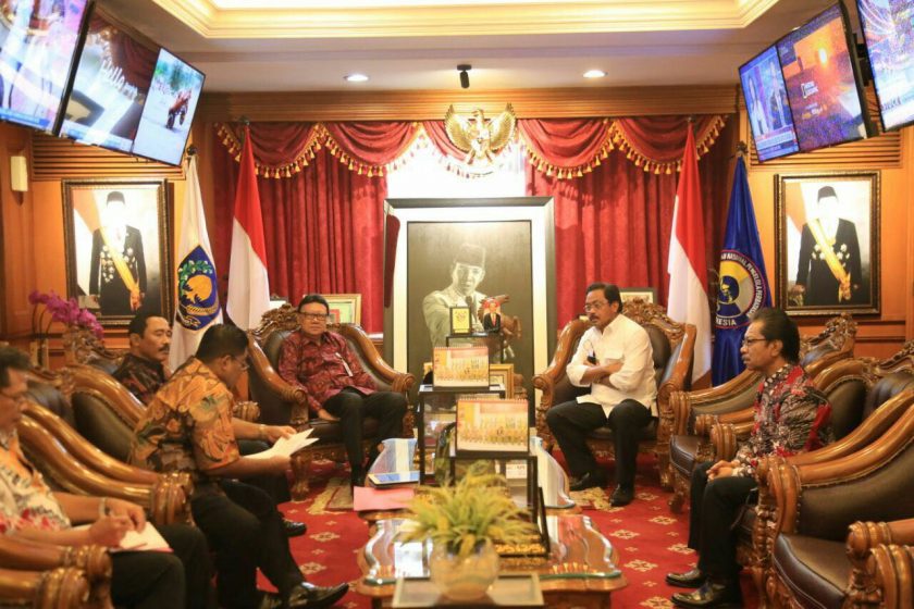 Foto pertemuan dengan Mendagri.
