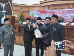 Paripurna SK Rekomendasi LKPj Walikota Tanjungpinang Tahun Anggaran 2017 dan Akhir Masa Jabatan