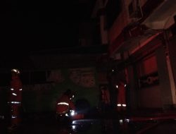 Sebuah Warnet di Jalan Gatot Subroto Kilometer 5 Bawah Tanjungpinang Dilalap Si Jago Merah