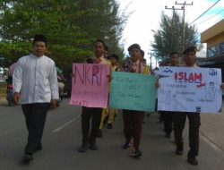 Puluhan Siswa MAN 1 Natuna Turun Kejalan Tolak Terorisme