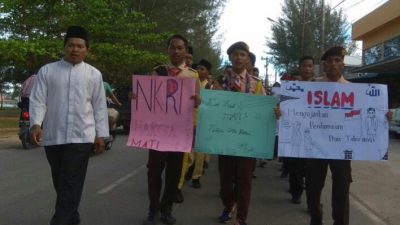 Puluhan Siswa MAN 1 Natuna Turun Kejalan Tolak Terorisme