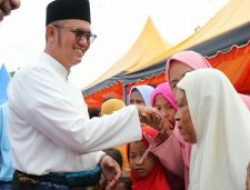 Lebaran Hari Kedua, Bupati Bintan Silaturahmi Bersama Masyarakat Sri Kuala Lobam