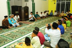 Ke Desa Berakit, Gubernur Ajak Orang Tua Jaga Masa Depan Anak