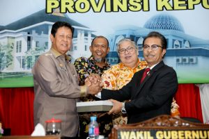 Wagub Sampaikan Ranperda RZWP3K ke DPRD