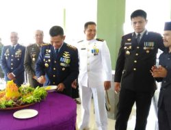 Pemotongan Tumpeng Warnai HUT TNI ke 73 di Ujung Utara NKRI