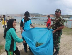 Koramil Bersihkan Pesisir Pelabuhan Tambelan