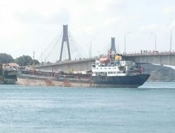 Kapal Tanker MT Eastern Glory Tabrak Jembatan Barelang