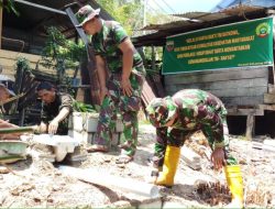 Wujudkan Kemanunggalan TNI-Rakyat, Koramil 04/Letung Buatkan Jamban untuk Warganya