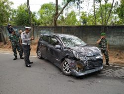 Mobil Dinas Pemkab Bintan “Adu Kambing” dengan Agya