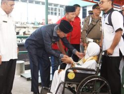 Syahrul-Rahma Lepas Jamaah Calon Haji Tanjungpinang Kloter 28