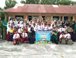 Peringati HAN, Dinsos PPPA Natuna Berbagi Alat Tulis untuk Siswa Kurang Mampu