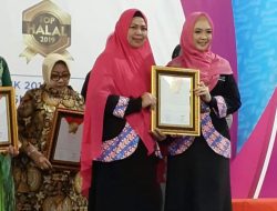 Dewi Kumalasari Raih Penghargaan Top Eksekutif Muslimah 2019