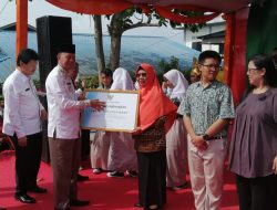 SMPN 5 Sekolah Pertama Tidak Gunakan Sedotan Plastik