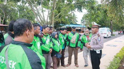 Satlantas Polres Tanjungpinang Beri Pemahaman Bahaya Karhutla ke Pengemudi Online