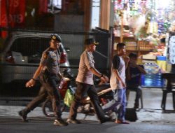 Kapolres Tanjungpinang Rela Jalan Kaki Pantau Gerak Jalan 17 Km