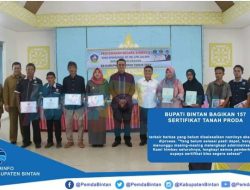 Bintan Serahkan Sertifikat Tanah Proda