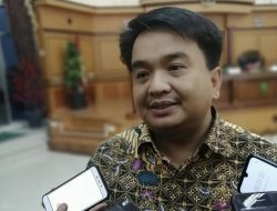 Dewan Desak Pemko Tanjungpinang Segera Realisasikan Seragam Sekolah Gratis