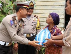 Sempena HUT Lalu Lintas ke-64, Satlantas Lingga Bagi-Bagi Sembako ke Masyarakat