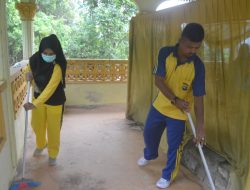 Polsek Tambelan Bersihkan Makam Sultan Johor IV Sempena World Cleanup Day