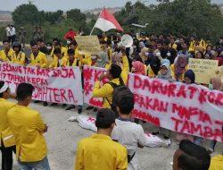 Mahasiswa Kembali Demonstrasi DPRD Kepri Sempena HUT Provinsi ke-17