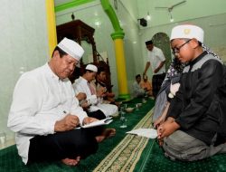 Wagub Shalat Isya dan Terawih di Masjid Al Mujahid Tanjungpinang