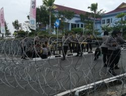 Kawat Berduri Hiasi Gedung DPRD Kepri