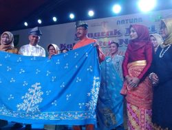 Wakil Ketua II DPRD Kepri Gelar Aksi Penyemprotan Disinfektan ke Rumah Ibadah
