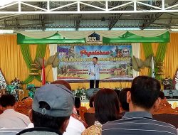 Anggota DPRD Kepri Senyerahkan APD Dari Perwakilan Gereja Ke RSUP